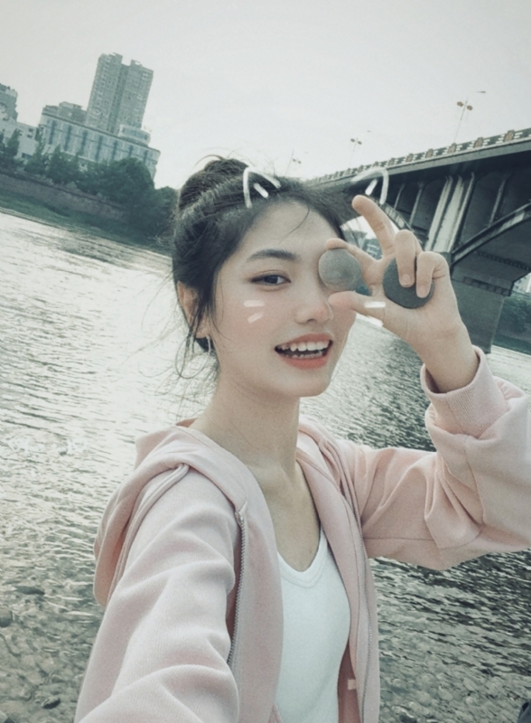 昭十晰的第二张照片--乐山王婆说媒